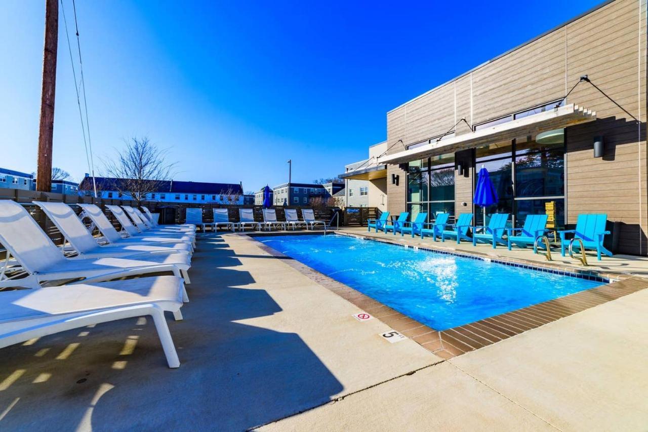 リッチモンドCarytown Living With *Pool And Gym*アパートメント エクステリア 写真